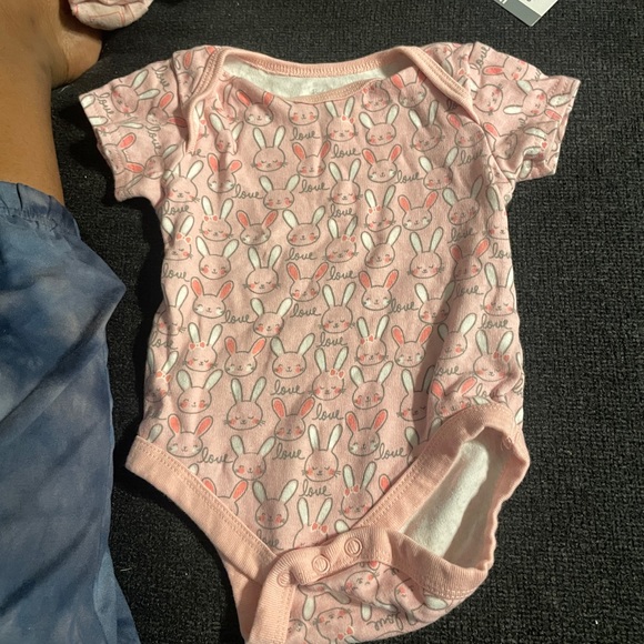 CLOTHING BUNDLE MOST SIZES 6m - 18m baby girl - Picture 15 of 17